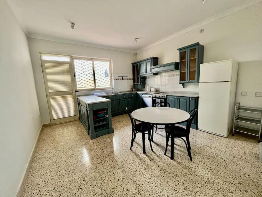 Seaview 3 Bedroom Apartment In Sliema Kültér fotó